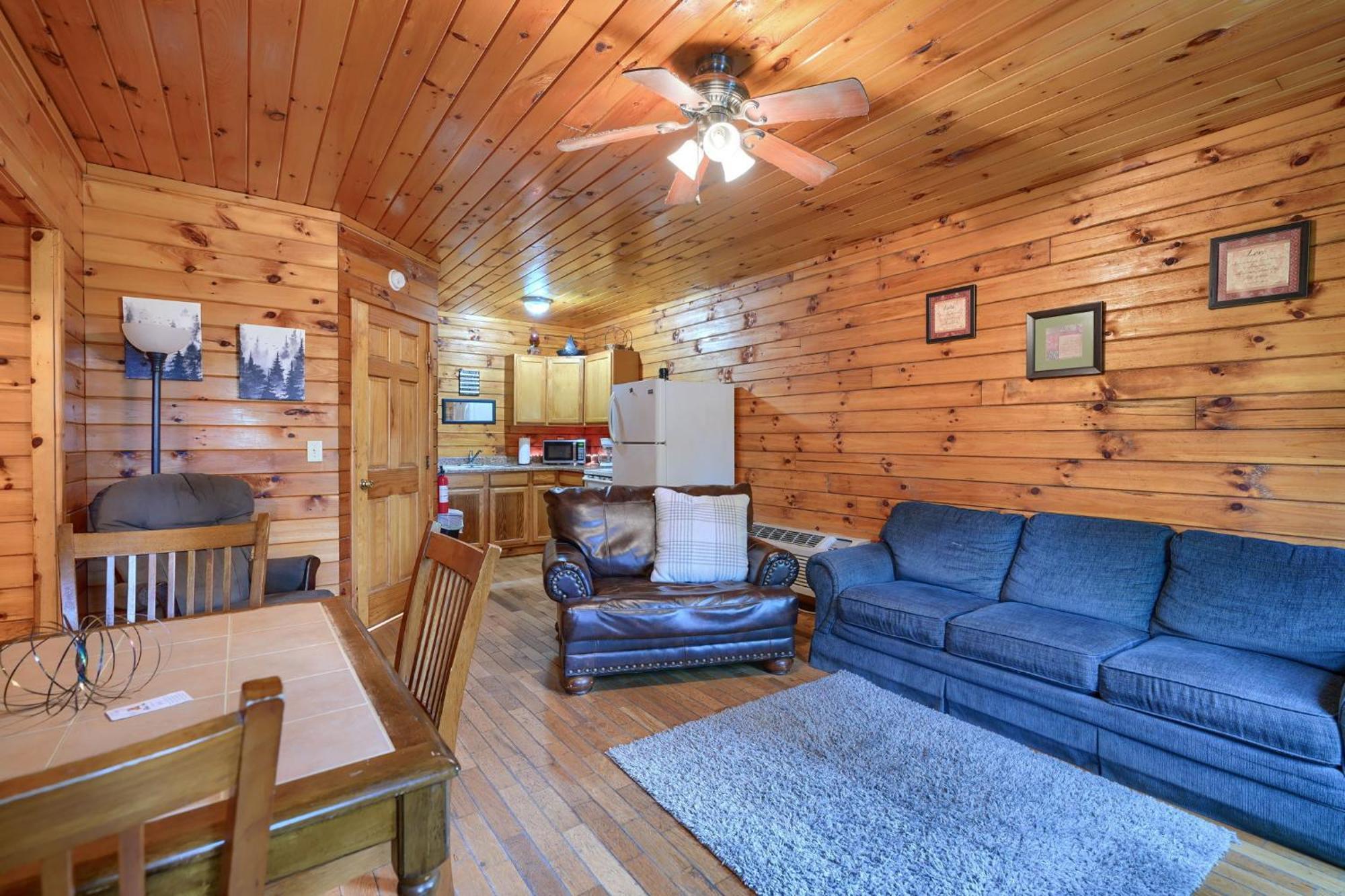 Blue Rose Cabins - Pine Ridge Cabin Лоуган Екстериор снимка