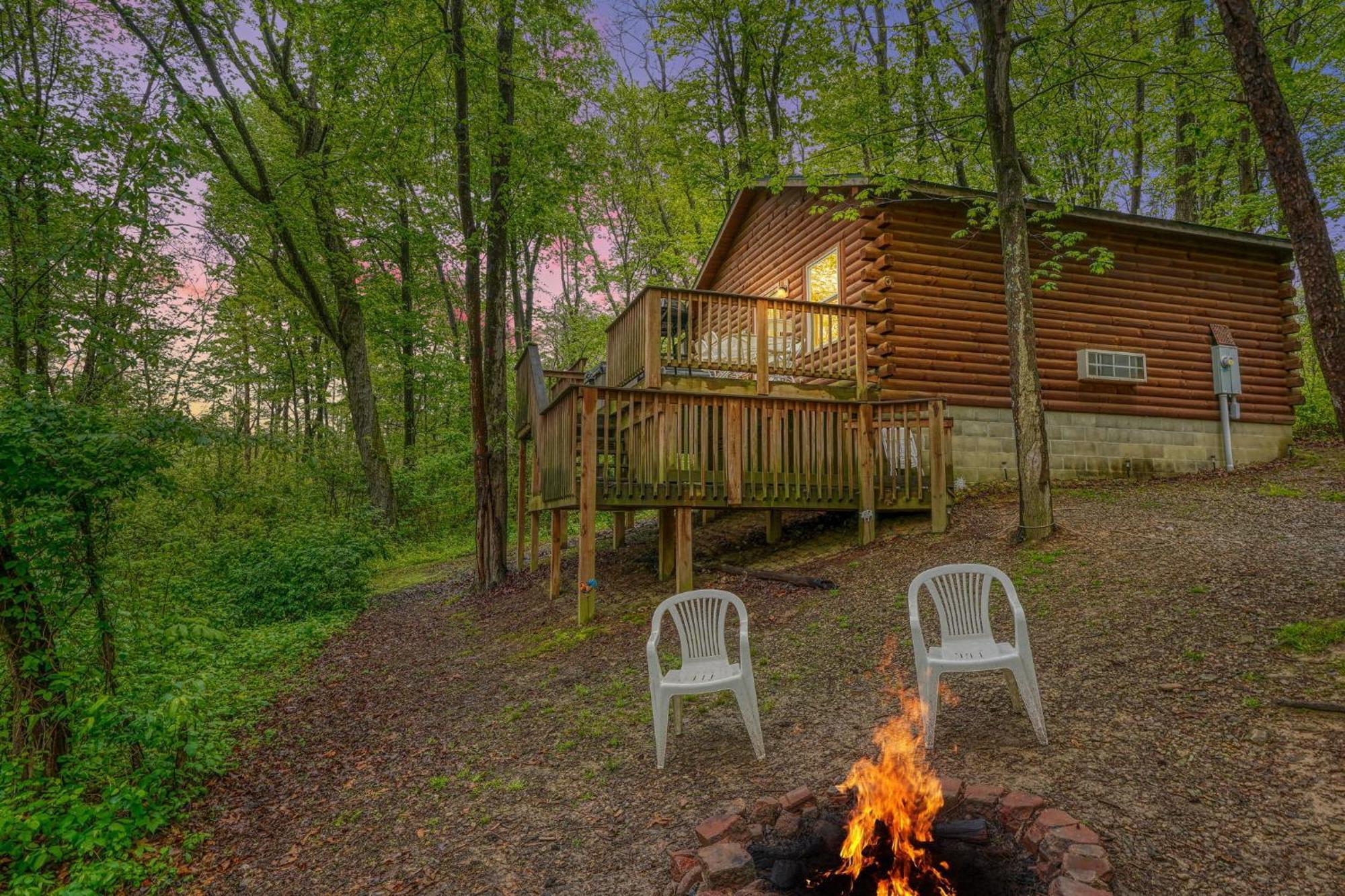 Blue Rose Cabins - Pine Ridge Cabin Лоуган Екстериор снимка